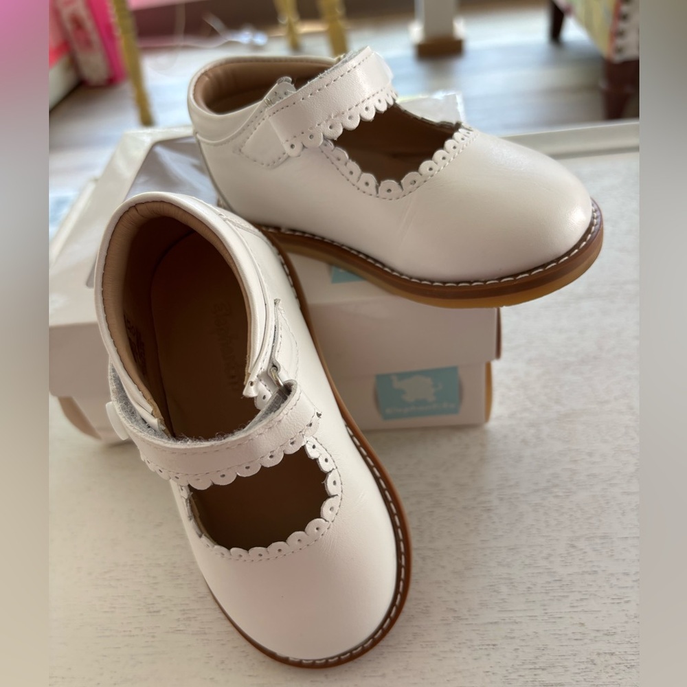 Elephantito white Mary Jane shoes size 6.5